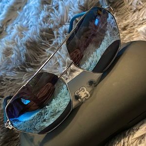 ‘Glamour Editors Pick’ sunglasses